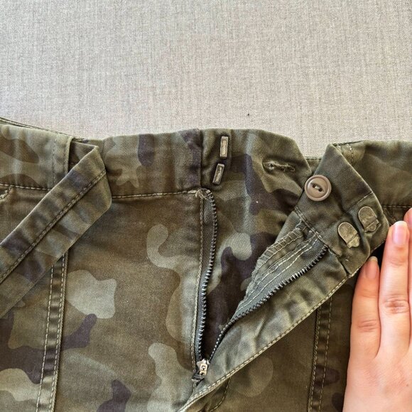 Santuary Camo/Army/Camouflage Denim Skirt with Tieable Belt, Size 29 - Picture 6 of 9